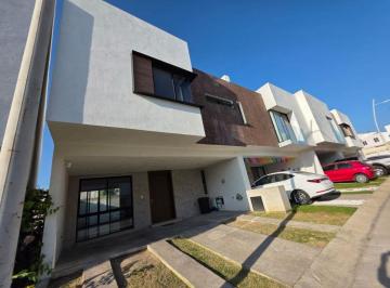Casa de 3 habitaciones, Zapopan · Casa en Renta en Capital Norte 3 Habitaciones