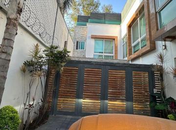 Casa de 4 habitaciones, Coyoacán · Excelente Casa de 267 m² con 4 Recámaras en Venta en Barrio San Lucas