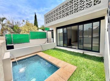 Casa de 4 habitaciones, Cuernavaca · Venta Jardines de Cuernavaca Completamente Remodelada