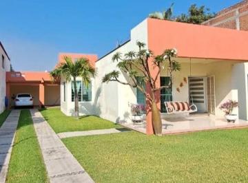 Casa de 2 habitaciones, Ayala · Casa de 320 m² con 2 Recámaras en Venta en Fraccionamiento Cuahuixtla