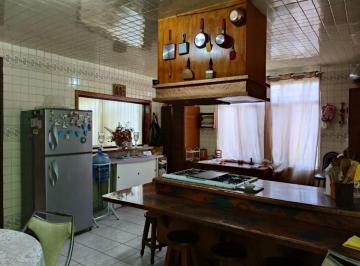 Casa de 8 habitaciones, Aguascalientes · Casa en Venta de 8 Recámaras Jardines de Santa Elena Aguascalientes
