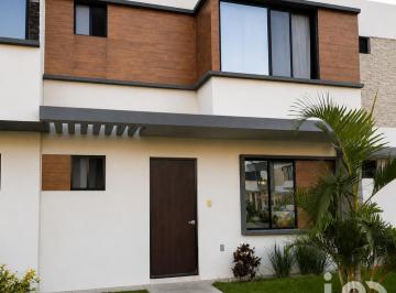 Casa · 83m² · 3 Recámaras · 1 Estacionamiento · Casa en Renta Querencia Residencial S357