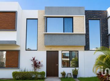 Casa · 65m² · 2 Recámaras · 1 Estacionamiento · Casa en Renta en La Querencia Residencial Smc522