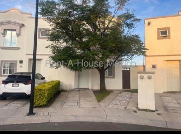 Casa de 3 habitaciones, Querétaro · Renta | Casa en El Mirador, Querétaro | Amplió Patio | 3 Recámaras | Plazas Comerciales Cerca.