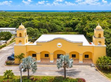 Edificio · 7000m² · 30 Estacionamientos · Edificio Comercial en Venta Sobre Carretera Federal Cancún - Tulum