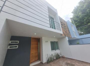 Casa de 3 habitaciones, Zapopan · Av Laureles y Mercado del Mar: Impecable Casa en Renta $17,000 3r 130 m²