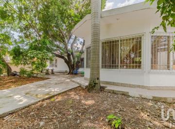 Casa · 180m² · 2 Recámaras · 6 Estacionamientos · Casa en Venta Lázaro Cárdenas Temixco | Residencia Permanente, Descanso o Rentas