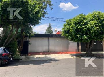 Casa · 452m² · 4 Recámaras · 3 Estacionamientos · Casa en Venta