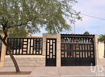Casa · 78m² · 2 Recámaras · 1 Estacionamiento · Casa Amueblada en Renta en Los Sauces, Hermosillo, Son. Ideal Para Ejecutivo o Home Office