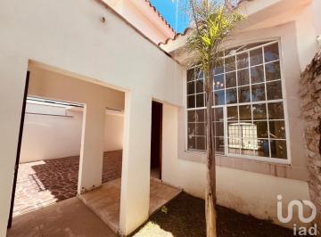 Casa · 246m² · 3 Recámaras · 2 Estacionamientos · Casa en Venta en Fraccionamiento Residencial del Bosque Durango