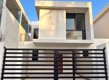 Casa · 150m² · 3 Recámaras · 2 Estacionamientos · Casa en Ciudad Madero