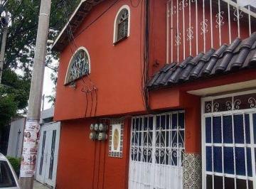 Casa · 664m² · 10 Recámaras · 4 Estacionamientos · Casa en Venta en Potrero de San Bernardino con 6 Departamentos y Excelente Potencial de Inversión