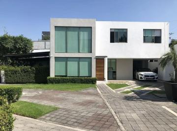Casa en condominio · 260m² · 3 Recámaras · 4 Estacionamientos · Casa en Condominio en Venta en San Lorenzo Huipulco Recién Remodelada