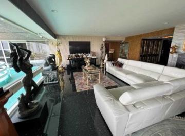 Departamento · 350m² · 3 Recámaras · 3 Estacionamientos · PH en Venta en Bosque de Las Lomas con 3 Terrazas, Sauna y Jacuzzi