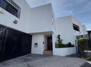 Casa · 490m² · 3 Recámaras · 4 Estacionamientos · Casa en Renta con 3 Recámaras en Lomas de Tarango, Álvaro Obregón