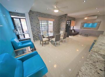 Casa · 275m² · 4 Recámaras · 2 Estacionamientos · Casa en Renta, 4 Recámaras, Amueblada/equipada, Av La Rioja, Sm 316, Gran Sta Fe 2, Cancún