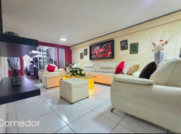Casa de 4 habitaciones, Puebla · Casa de 192 m² con 4 Recámaras en Venta en Prados Agua Azul