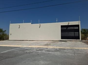 Quinta · 500m² · 4 Recámaras · 4 Estacionamientos · Renta de Quinta en Cienega de Flores