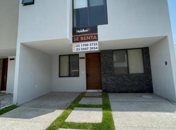 Casa en condominio de 4 habitaciones, Tlajomulco de Zúñiga · Casa en Renta en Punto Sur 1 a un Lado de La Plaza