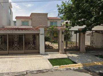 Casa de 4 habitaciones, Monterrey · Maravillosa Propiedad Ubicada en Colinas de San Jeronimo Monterrey N. L