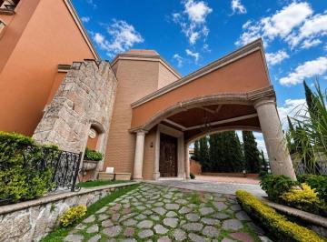 Casa en condominio de 5 habitaciones, Zapopan · Residencia en Puerta de Hierro Venta