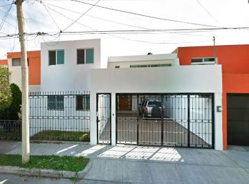 Casa de 4 habitaciones, Zapopan · Casa de 270 m² con 4 Recámaras en Venta en La Calma