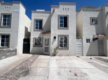 Casa · 70m² · 2 Recámaras · 2 Estacionamientos · Casa en Renta Paseo Leones, Cerrada Villa Napoles II, Chihuahua, Chihuahua