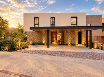 Casa de 4 habitaciones, Querétaro · Casa en Renta en Altozano, Qro.