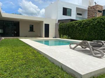 Casa de 2 habitaciones, Conkal · Casa de Una Planta con Amplio Terreno y Alberca