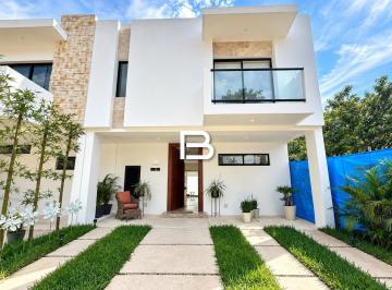Casa · 154m² · 3 Recámaras · 3 Estacionamientos · Casa en Arbolada