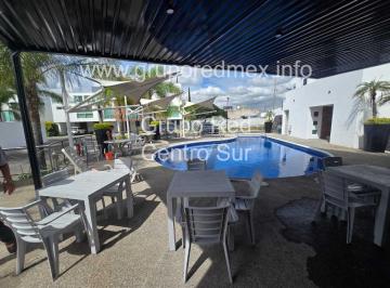 Casa en condominio de 3 habitaciones, Querétaro · Casa en Renta en Jardines de La Hacienda, Condominio Oasis con Alberca, Querétaro