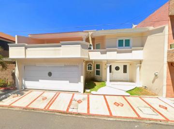 Casa de 4 habitaciones, Veracruz · Casa de 330 m² con 4 Recámaras en Venta en Costa Dorada
