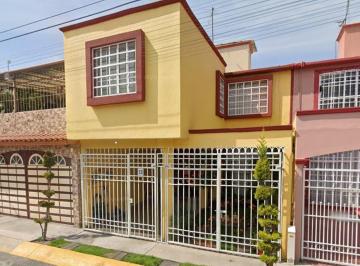 Casa de 3 habitaciones, Ecatepec de Morelos · Venta de Casa en Av Mariano Abasolo, Fraccionamiento Las Americas, Las Americas Ecatepec de Morelos