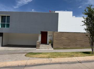 Casa de 4 habitaciones, San Luis Potosí · Casa en Renta en Sierrazul