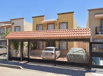 Casa de 4 habitaciones, Juárez · Casa en Venta en Juan Kepler, Juarez, Chihuahua.