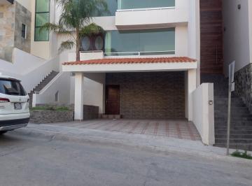 Casa de 3 habitaciones, León · Casa Porta Fontana con Vista Al Metropolitano (A Lado de Gran Jardin)