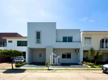 Casa de 4 habitaciones, Zapopan · Casa en Venta en Puerta del Valle – Zapopan
