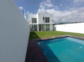 Casa · 116m² · 3 Recámaras · 2 Estacionamientos · Casa en Fraccionamiento Real de Oaxtepec