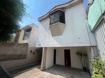 Casa de 6 habitaciones, Guadalajara · Casa en Venta a Unas Cuadras de La Clínica 46 Imss, Plaza Las Torres.