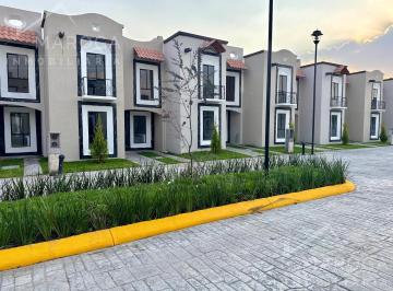 Casa · 112m² · 3 Recámaras · 1 Estacionamiento · Casa en Venta de 4 Recámaras en Privada con Alberca