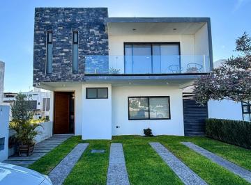 N/A · Casa en Renta en Biogrand Preserve Juriquilla | Jacuzzi y Amenidades. Sin Amueblar. Precio: $18,000