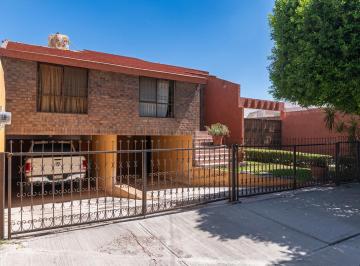 N/A · Casa en Venta con Exclusivas Características Arquitectónicas, Ubicada en La Ciudad Jardín, Lerdo