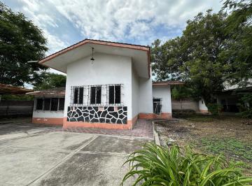 N/A · Casa de Una Planta en Venta en Yautepec, Morelos, con Terreno y Potencial Para Remodelación.