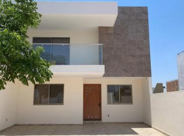 Casa · 287m² · 4 Recámaras · 3 Estacionamientos · Casa en Renta en Mayorazgo de La Gavia, León, Guanajuato