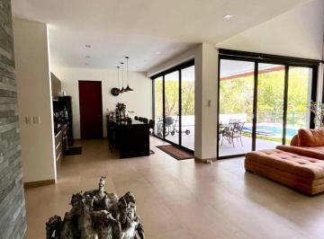 Casa de 4 habitaciones, Benito Juárez · Condominio El Katan, con Vista Al Campo de Golf “el Tinto”.