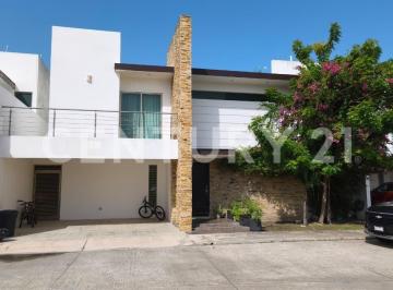 Casa · 350m² · 3 Recámaras · 2 Estacionamientos · Casa en Renta | Residencial El Cielo| del Carmen, Campeche