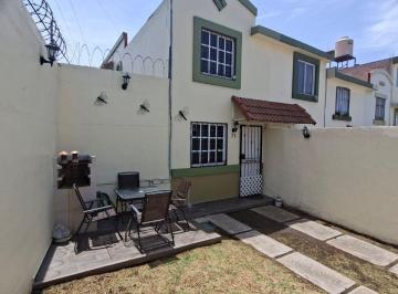 Casa de 3 habitaciones, Huehuetoca · Casa en Venta en Huehuetoca, Urbi Villa del Rey, con Estacionamiento