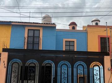 Casa · 160m² · 3 Recámaras · 2 Estacionamientos · Casa en Renta Plazas del Sol, Querétaro