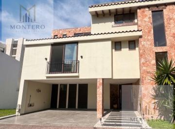 Casa · 343m² · 3 Recámaras · 2 Estacionamientos · Casa - Fraccionamiento Lomas de Angelópolis