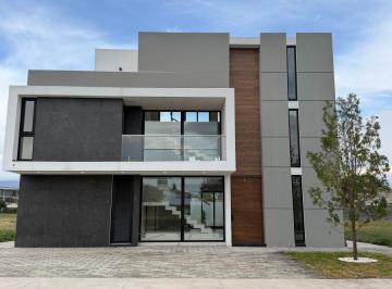 Casa de 5 habitaciones, Pachuca · Casa Nueva en Venta en Lagos Residencial, Pachuca | 543 m² | 5 Recámaras